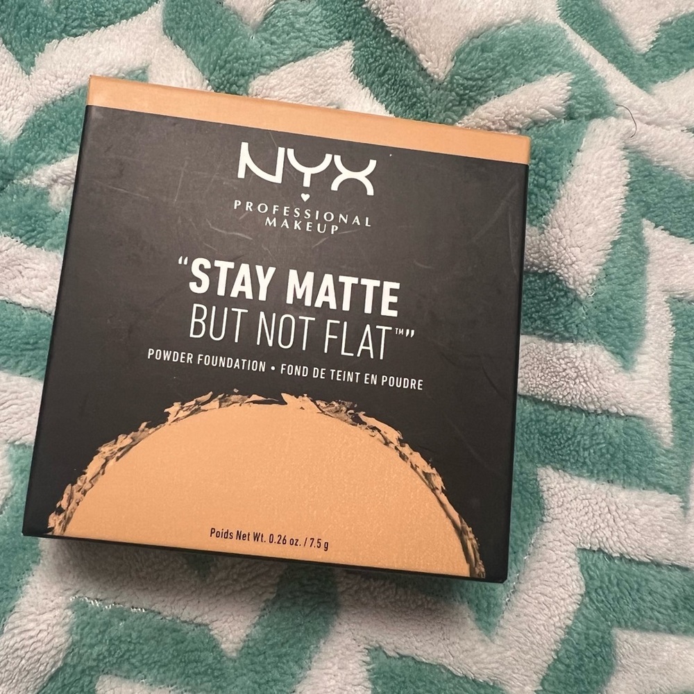 NYX Stay Matte But Not Flat Foundation - Soft Beige